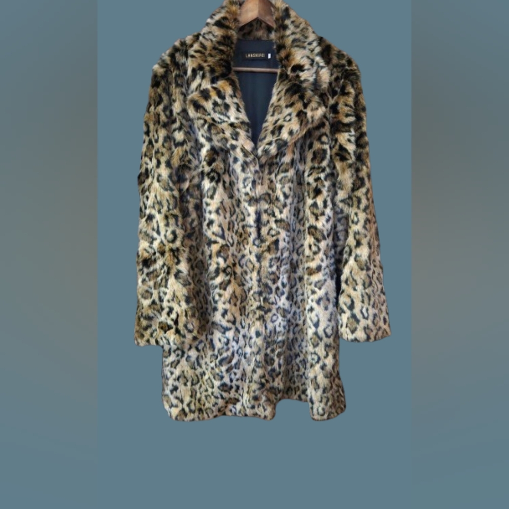 *Lanshifei Faux Fur Leopard/Cheetah Print Coat